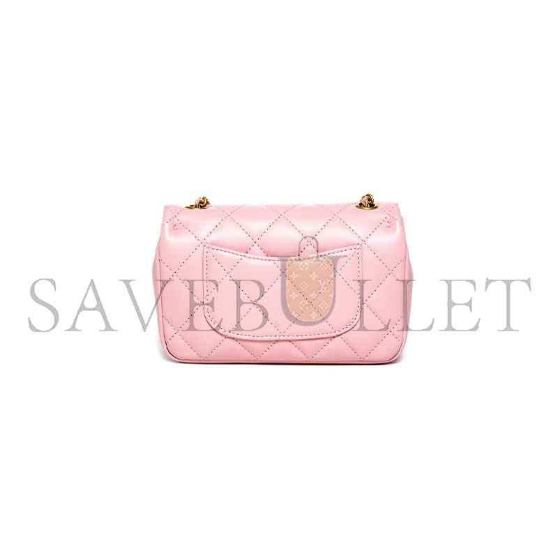 CHANEL PINKSMALL FLAP BAGHEARTWITHCHARMS ON CHAIN (18*13*5cm)